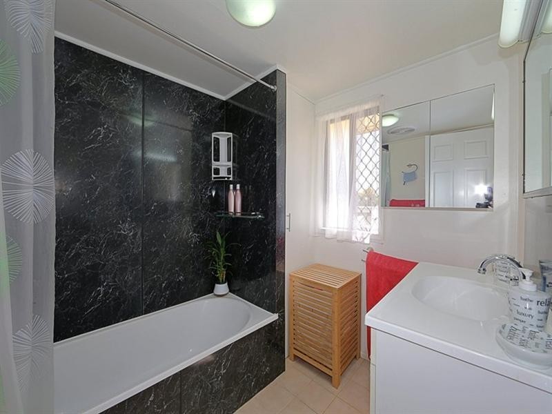 15 Hurst Street, Walkervale QLD 4670