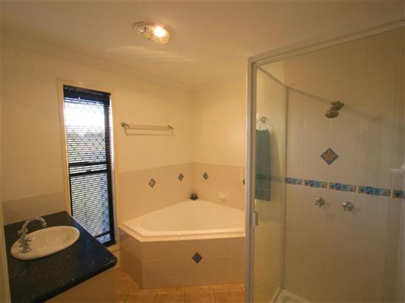 14 Coral Cove Drive, Coral Cove QLD 4670