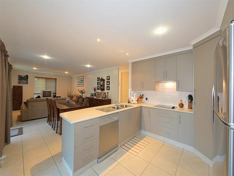 9 Sunseeker Avenue, Bargara QLD 4670