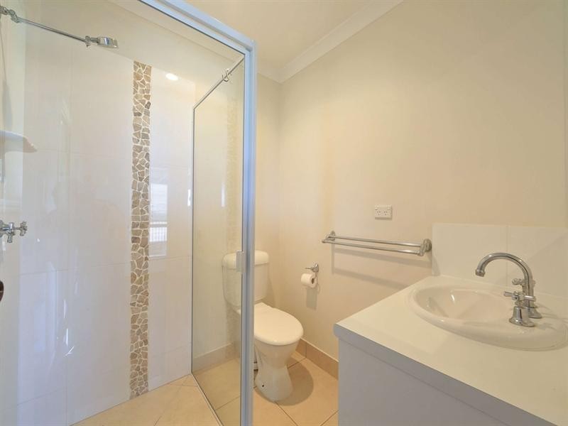 40 Linden Crescent, Qunaba QLD 4670