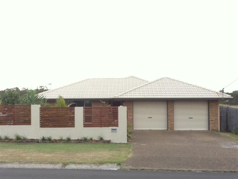 71 Barolin Esplanade, Coral Cove QLD 4670