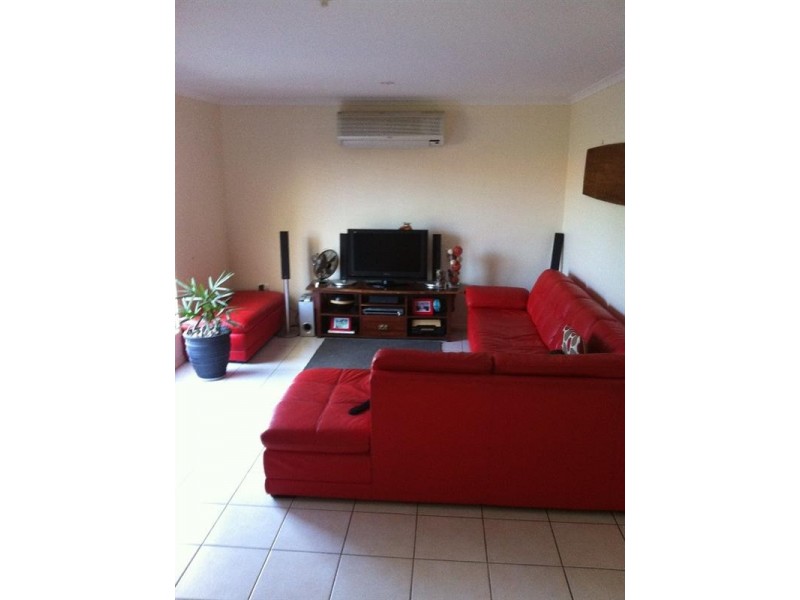 71 Barolin Esplanade, Coral Cove QLD 4670