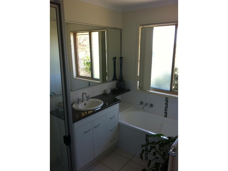 71 Barolin Esplanade, Coral Cove QLD 4670