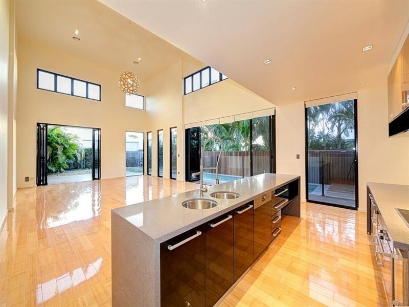 2/10 Trinity Close, Bargara QLD 4670