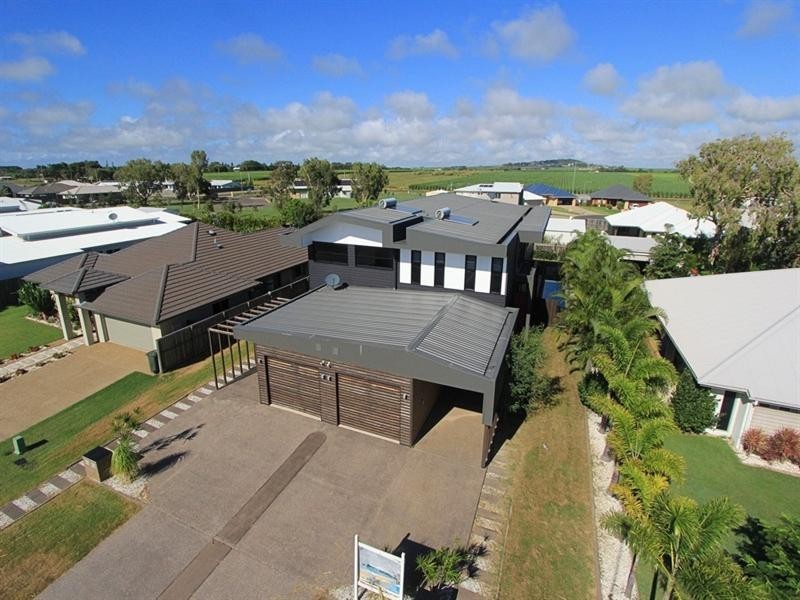 2/10 Trinity Close, Bargara QLD 4670