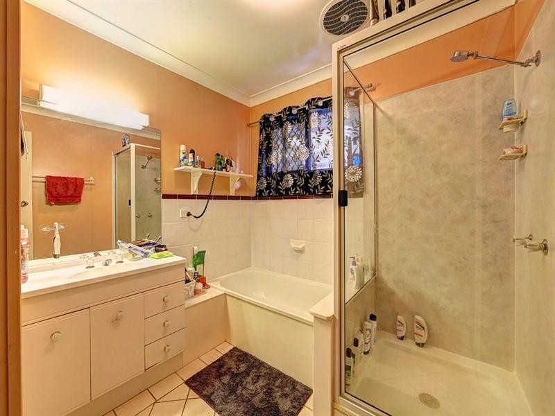 Avenell Heights QLD 4670