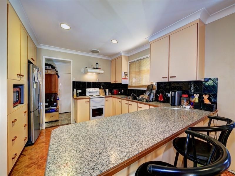 Avenell Heights QLD 4670