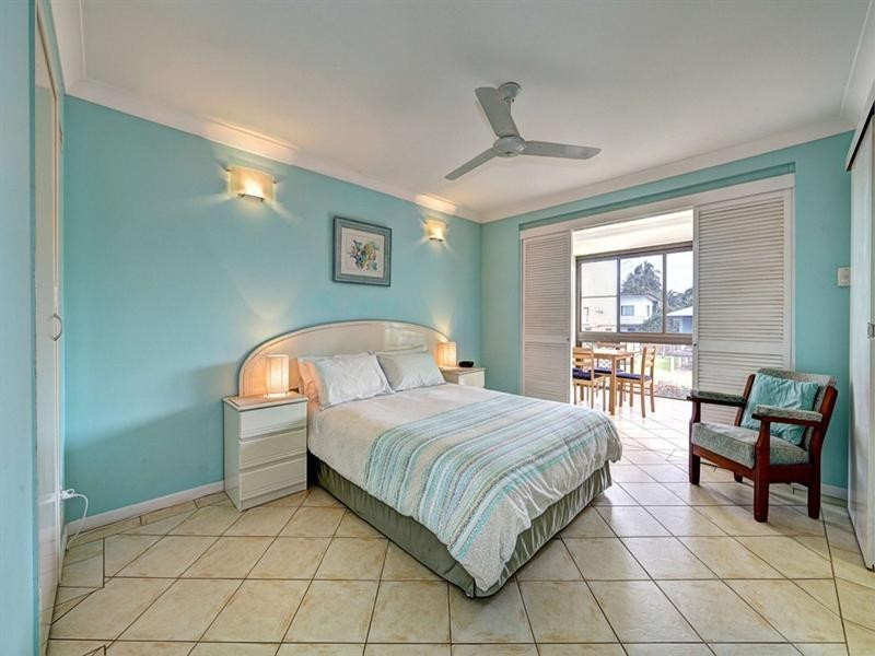 2/41 Esplanade, Bargara QLD 4670