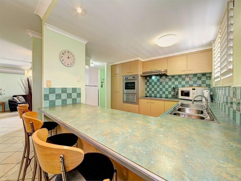 2/41 Esplanade, Bargara QLD 4670