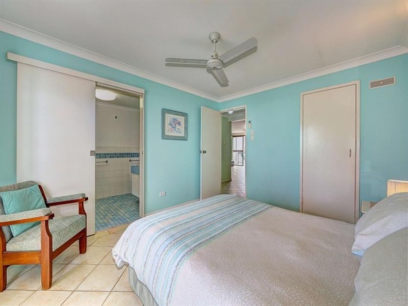 2/41 Esplanade, Bargara QLD 4670