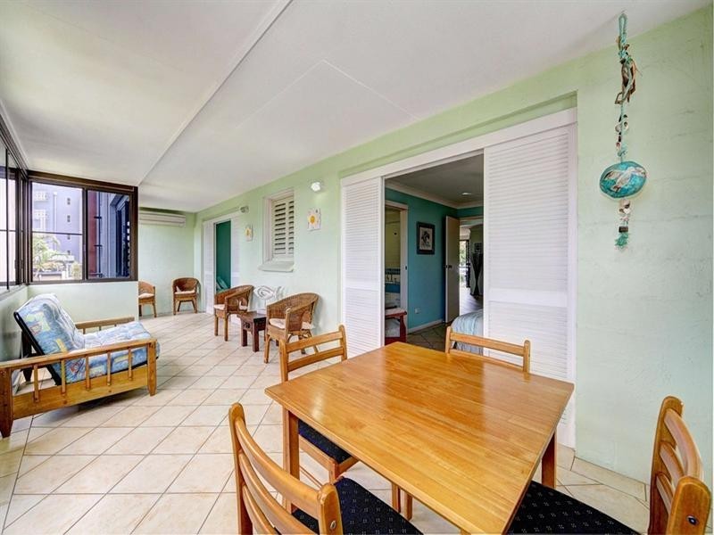 2/41 Esplanade, Bargara QLD 4670