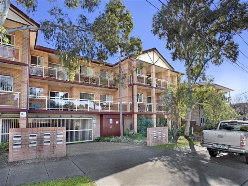 4/11-17 Bembridge Street, Carlton NSW 2218