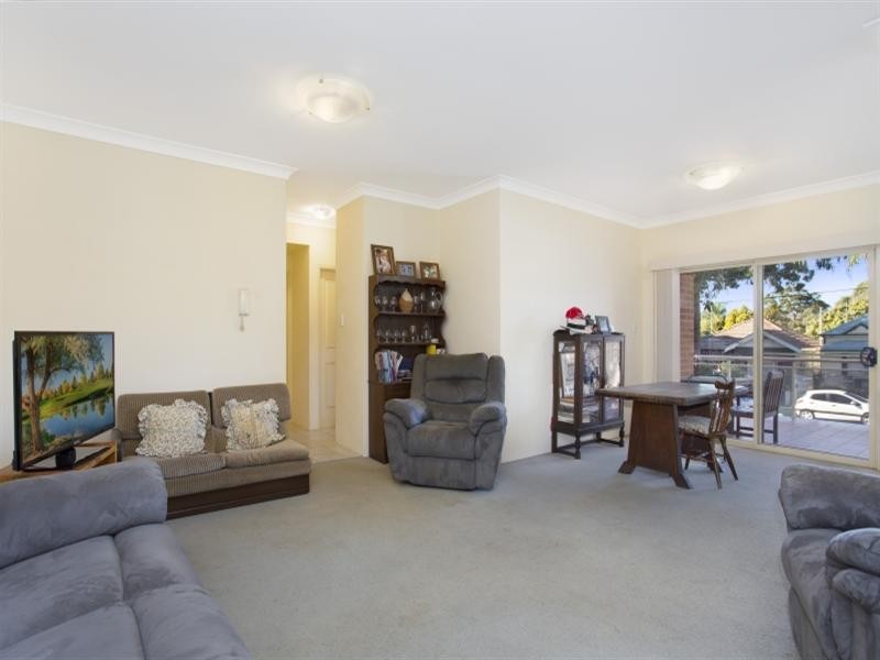 4/11-17 Bembridge Street, Carlton NSW 2218