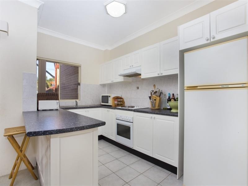 4/11-17 Bembridge Street, Carlton NSW 2218
