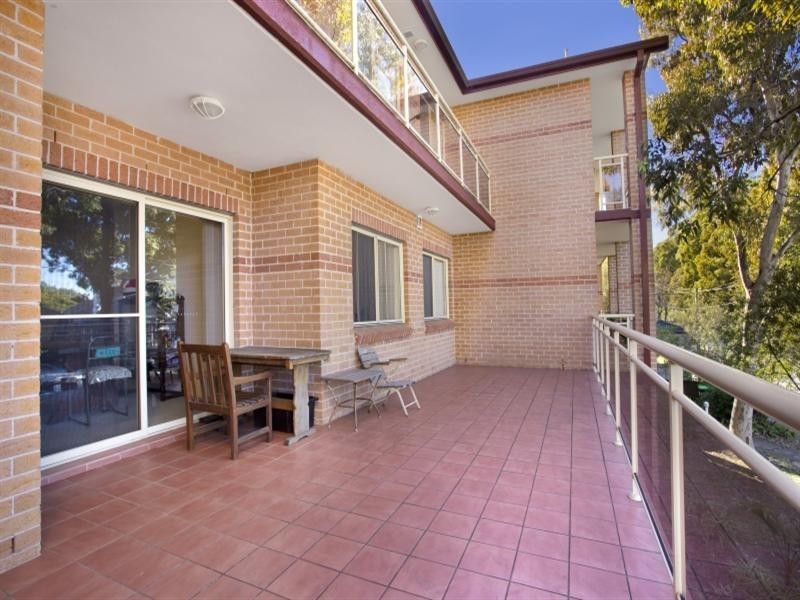 4/11-17 Bembridge Street, Carlton NSW 2218