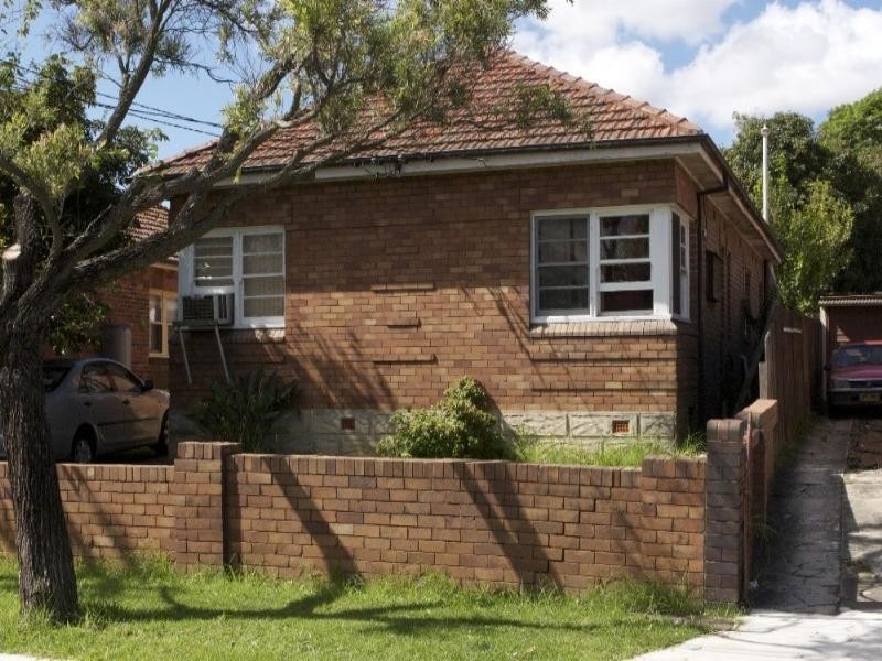 7 Warren Parade, Punchbowl NSW 2196