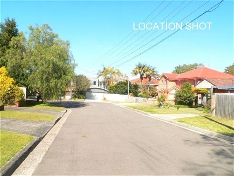 1 Murdoch Crescent, Connells Point NSW 2221