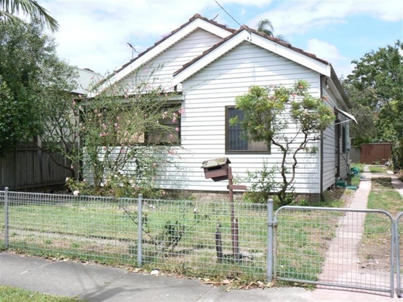 11 Innesdale Road, Wolli Creek NSW 2205