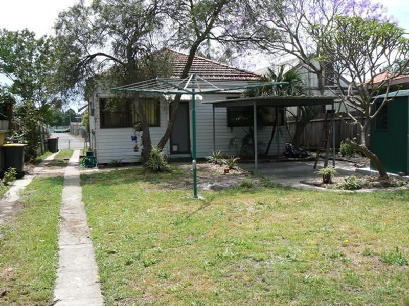 11 Innesdale Road, Wolli Creek NSW 2205