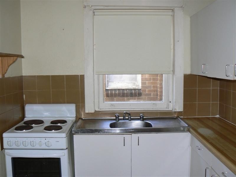 33 Jubilee Avenue, Carlton NSW 2218