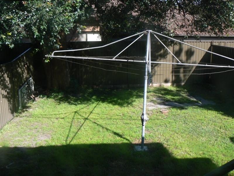 33 Jubilee Avenue, Carlton NSW 2218