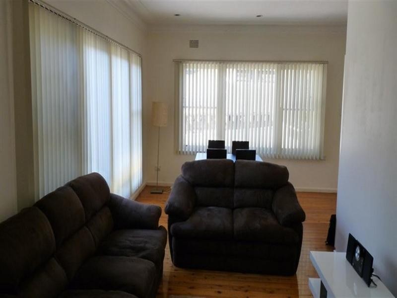 3 Margaret Crescent, Lugarno NSW 2210