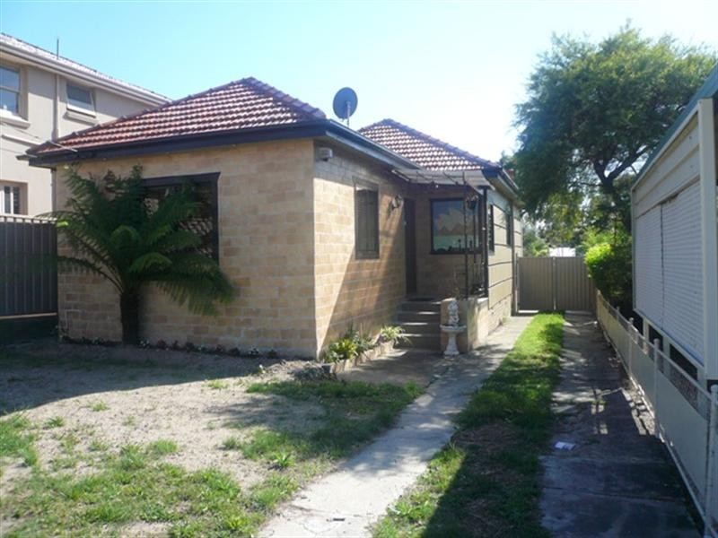 906 King Georges Road, South Hurstville NSW 2221