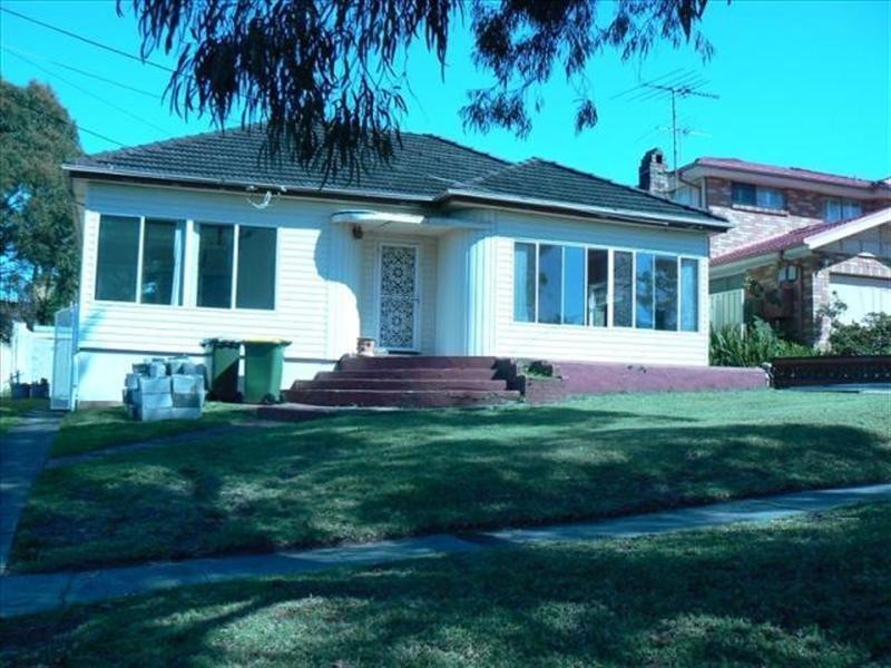 39 Old Taren Point Road, Taren Point NSW 2229