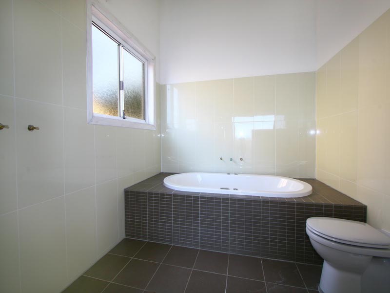 33 Helsal Circuit, Shell Cove NSW 2529