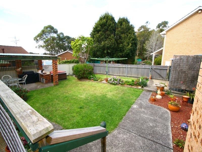 9 Blue Gum Place, Barrack Heights NSW 2528