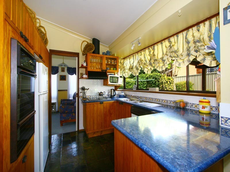 7 Bluegum Place, Barrack Heights NSW 2528