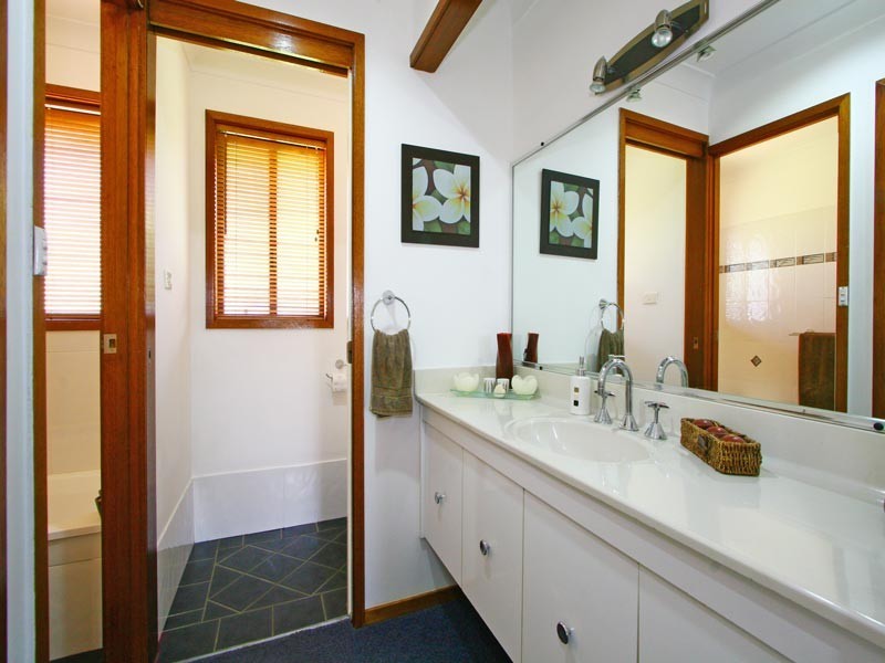 7 Bluegum Place, Barrack Heights NSW 2528