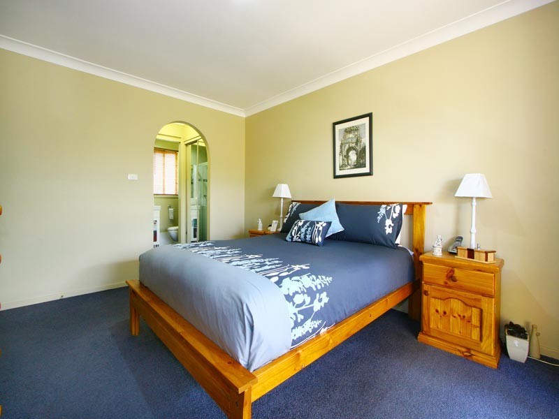 7 Bluegum Place, Barrack Heights NSW 2528