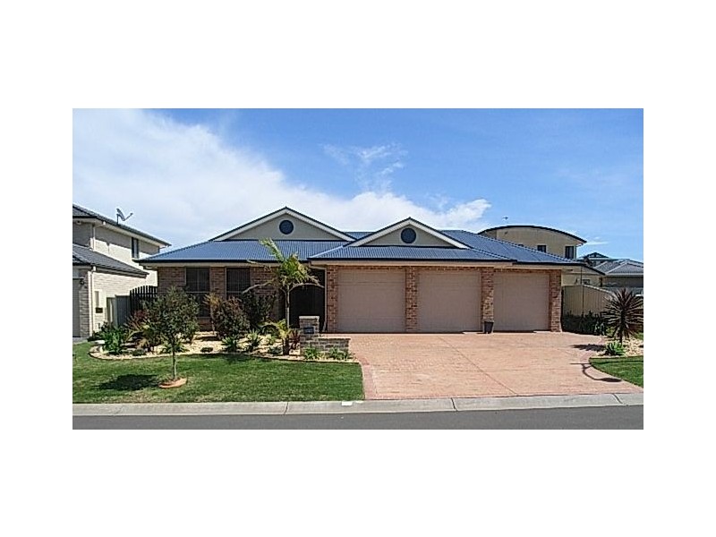 6 Molineaux Crescent, Shell Cove NSW 2529