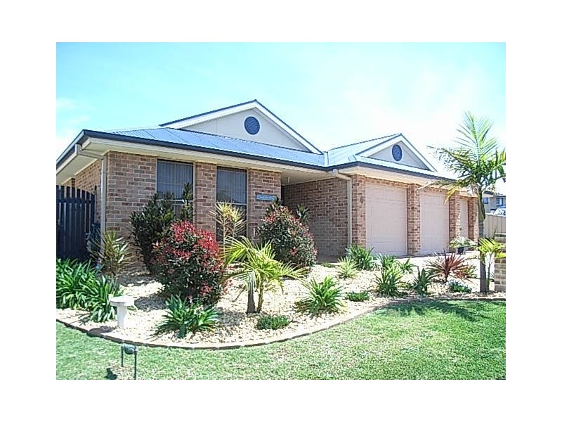 6 Molineaux Crescent, Shell Cove NSW 2529