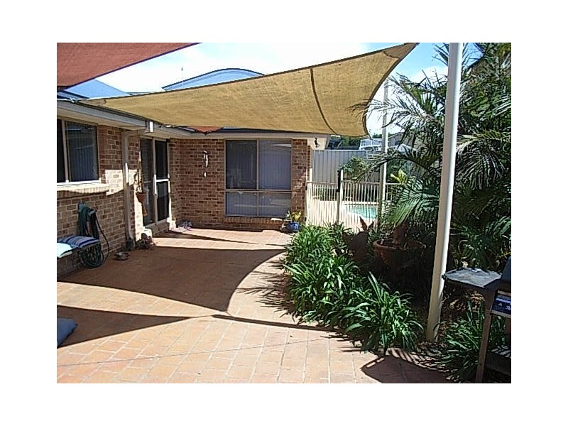 6 Molineaux Crescent, Shell Cove NSW 2529