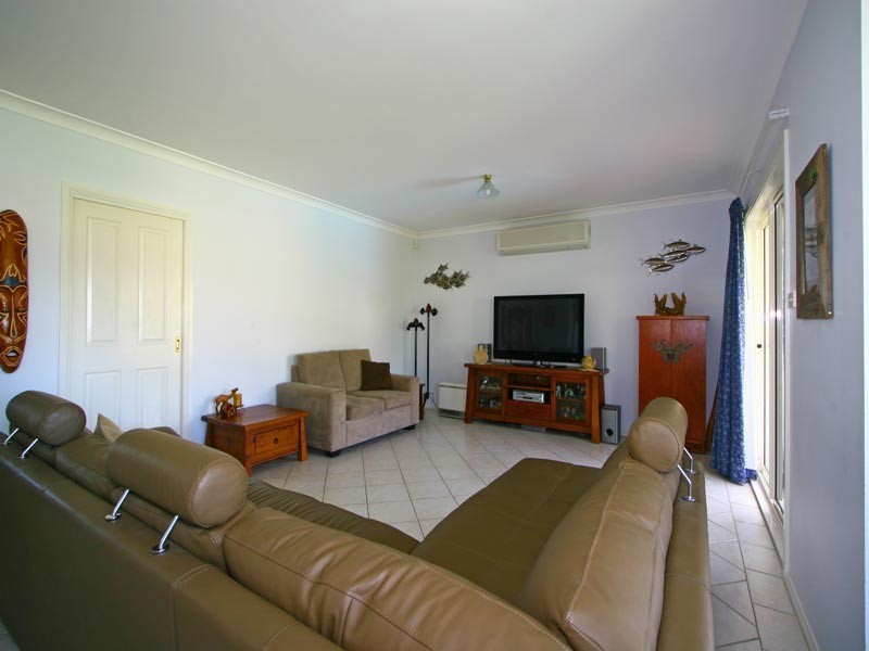 15 Eastern Avenue, Shellharbour NSW 2529