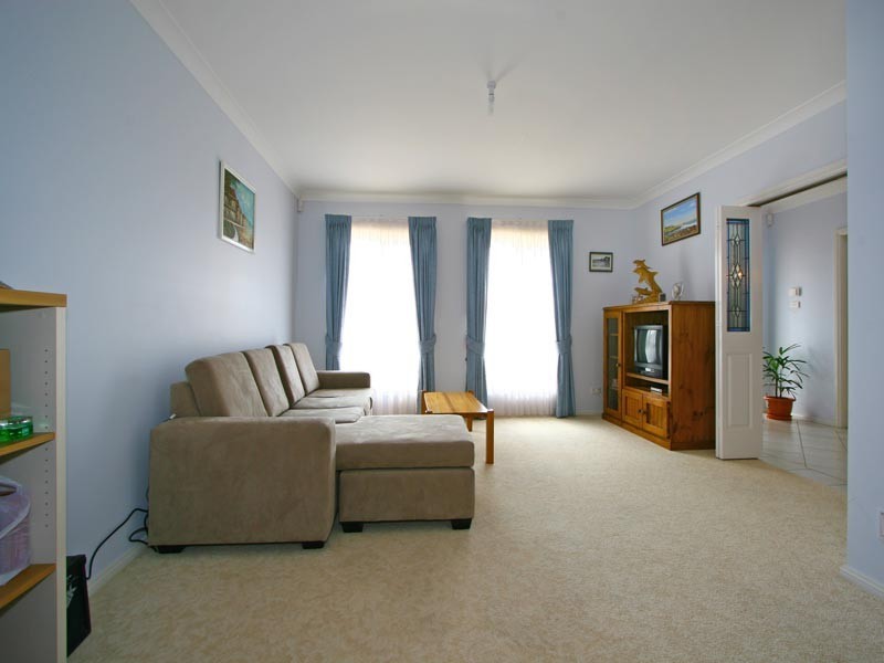 15 Eastern Avenue, Shellharbour NSW 2529