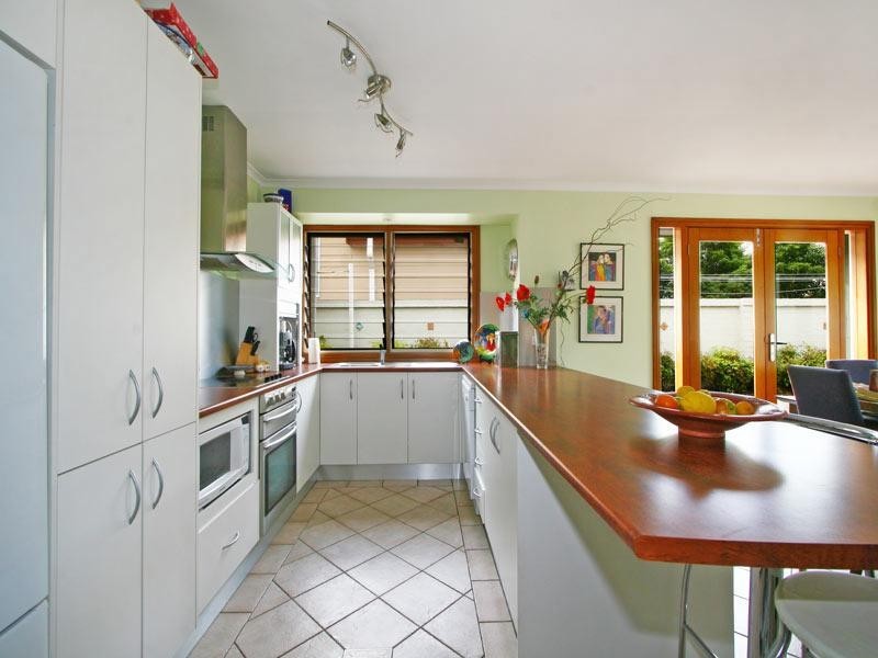15 Boollwarroo Parade, Shellharbour NSW 2529