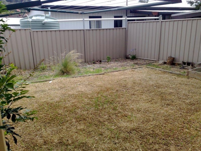 28 Roycroft Avenue, Mount Warrigal NSW 2528