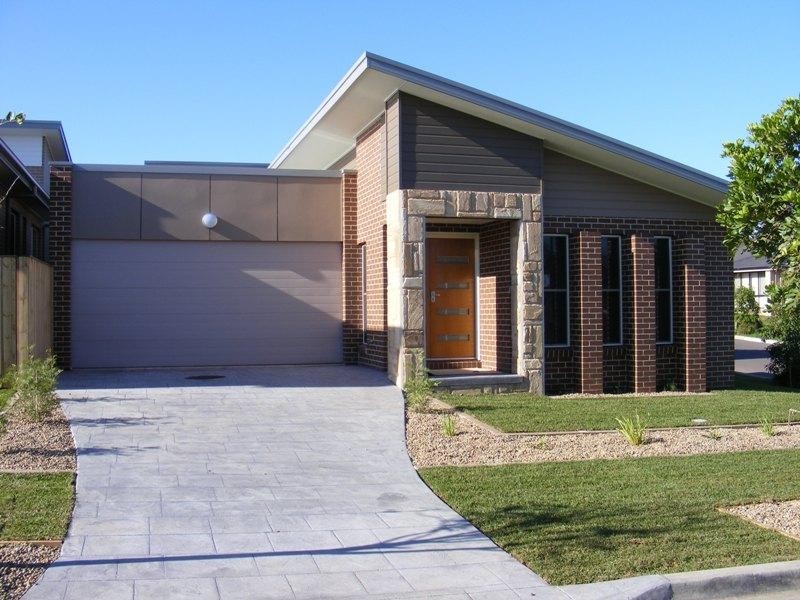 Home 2 Whittaker Street, Flinders NSW 2529