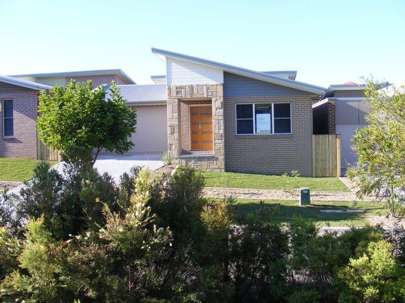Home 5 Whittaker Street, Flinders NSW 2529