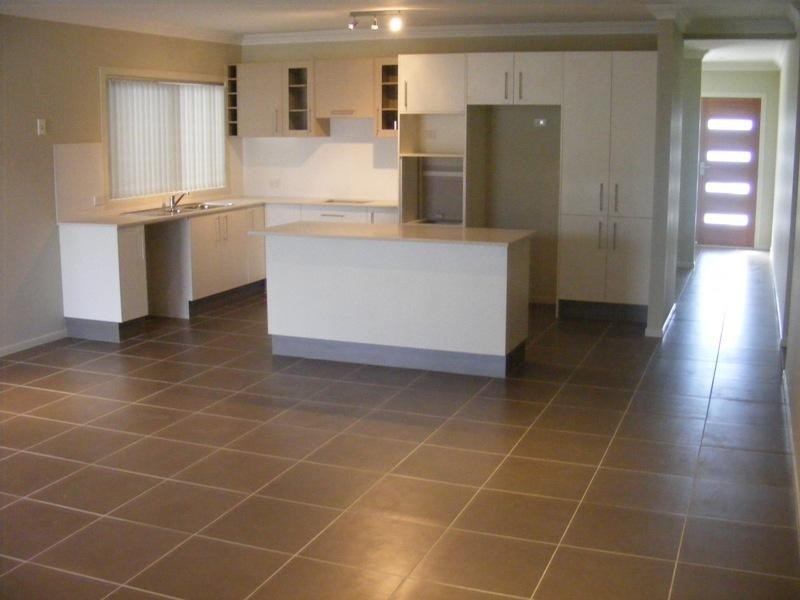 Home 3 Munmorah Circuit, Flinders NSW 2529