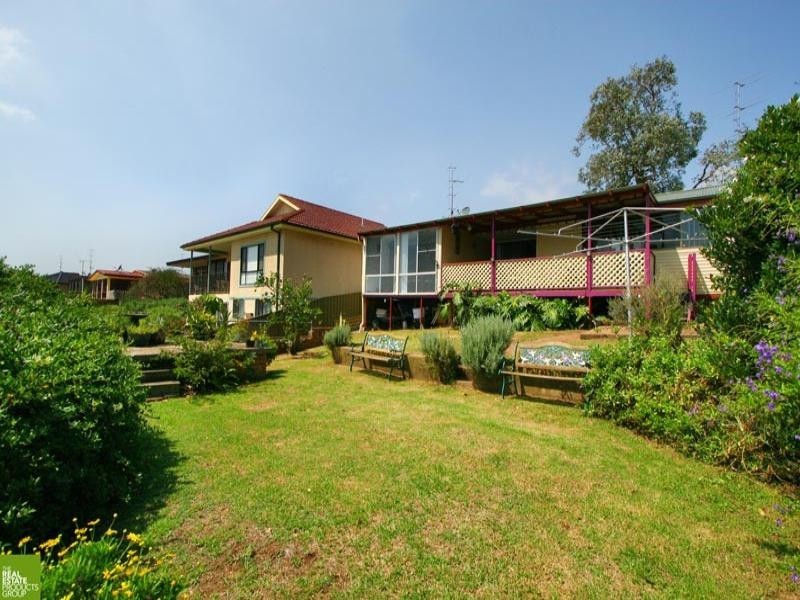 75 The Esplanade, Oak Flats NSW 2529