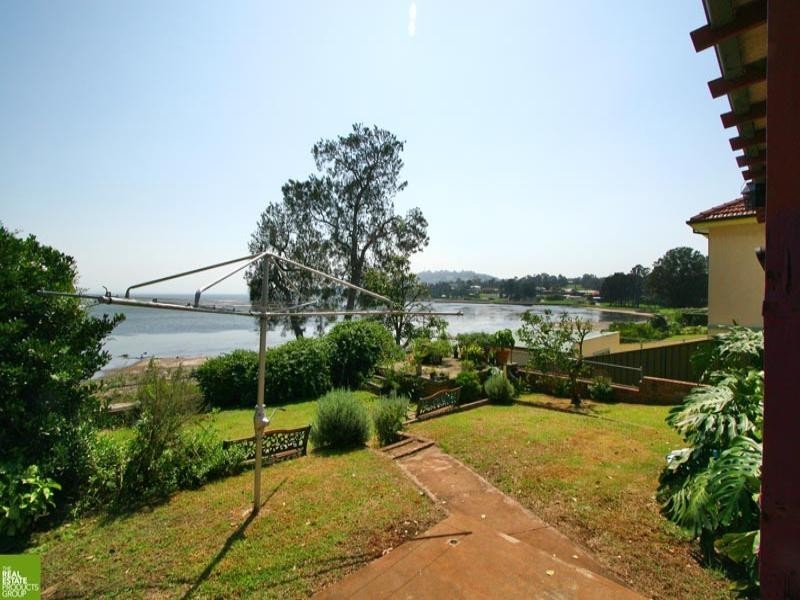 75 The Esplanade, Oak Flats NSW 2529