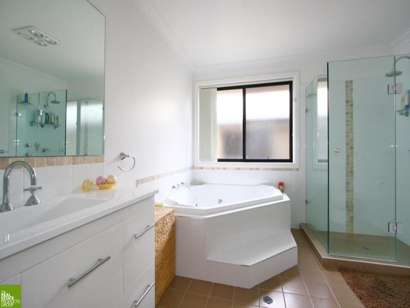 129 Osborne Parade, Warilla NSW 2528