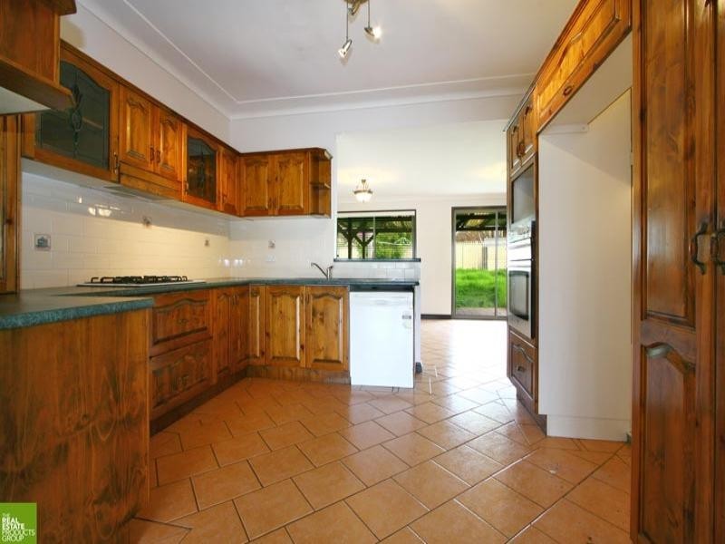 1 McGregor Avenue, Barrack Heights NSW 2528