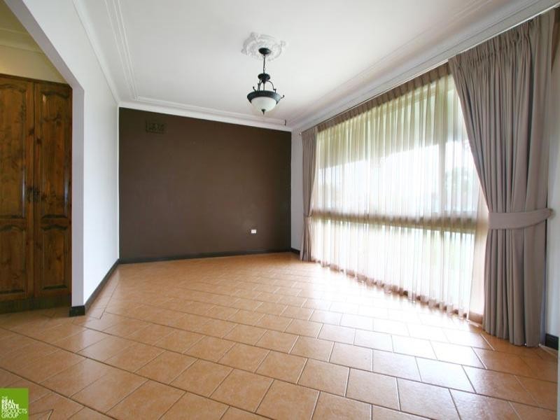 1 McGregor Avenue, Barrack Heights NSW 2528