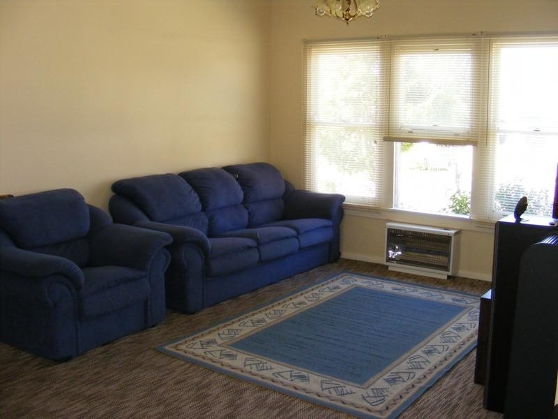 4 Carinmoney Avenue, Warilla NSW 2528