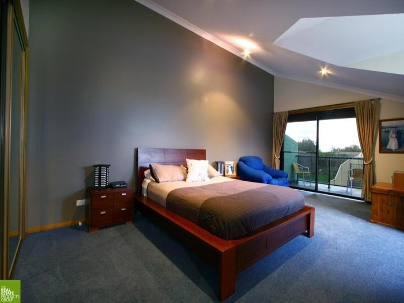 1/8 Cowal Court, Flinders NSW 2529